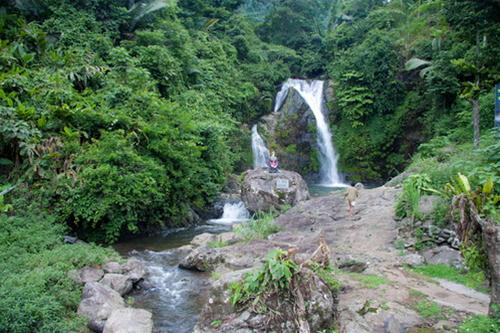 À Hoà Binh, neuf cascades aux mystérieuses légendes 