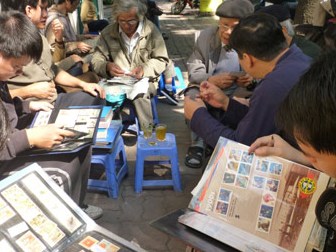 Le marché aux timbres de Hanoi