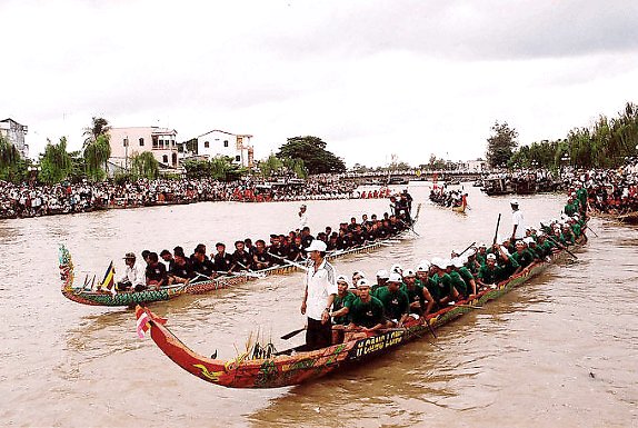 La course de pirogues des Khmers
