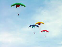 1er Concours international de parachute ascensionnel à Da Nang