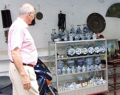 Au passé retrouvé dans la rue des antiquaires à Hô Chi Minh- Ville