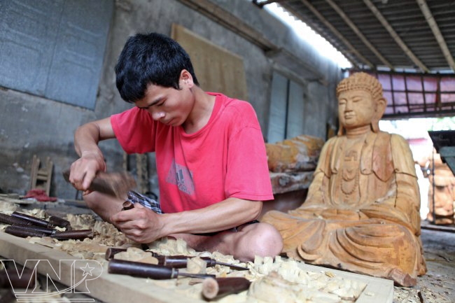 Le village des sculpteurs sur bois de Bao Hà