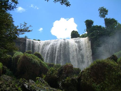 Se ressourcer à la cascade Voi