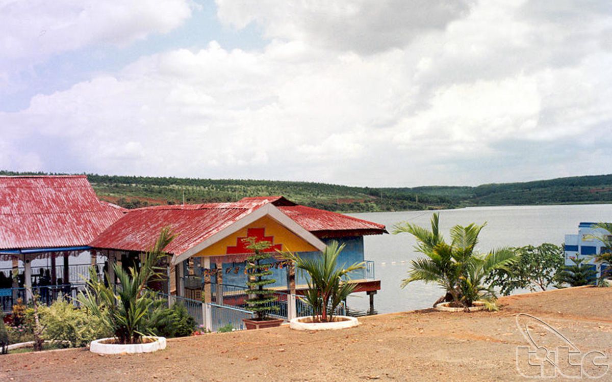 Suoi Lam Tourist Site