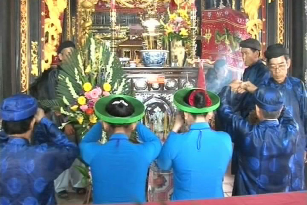 Fête de la maison communale de Dinh Yen